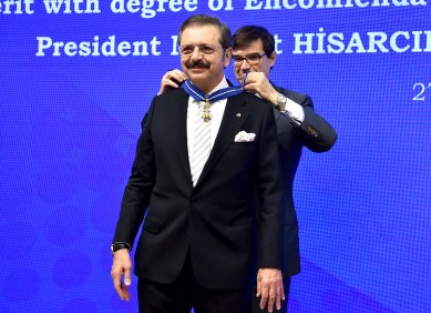 TOBB Başkanımız M.Rıfat Hisarcıklıoğlu'na İspanya Sivil Liyakat Nişanı verildi. - 2