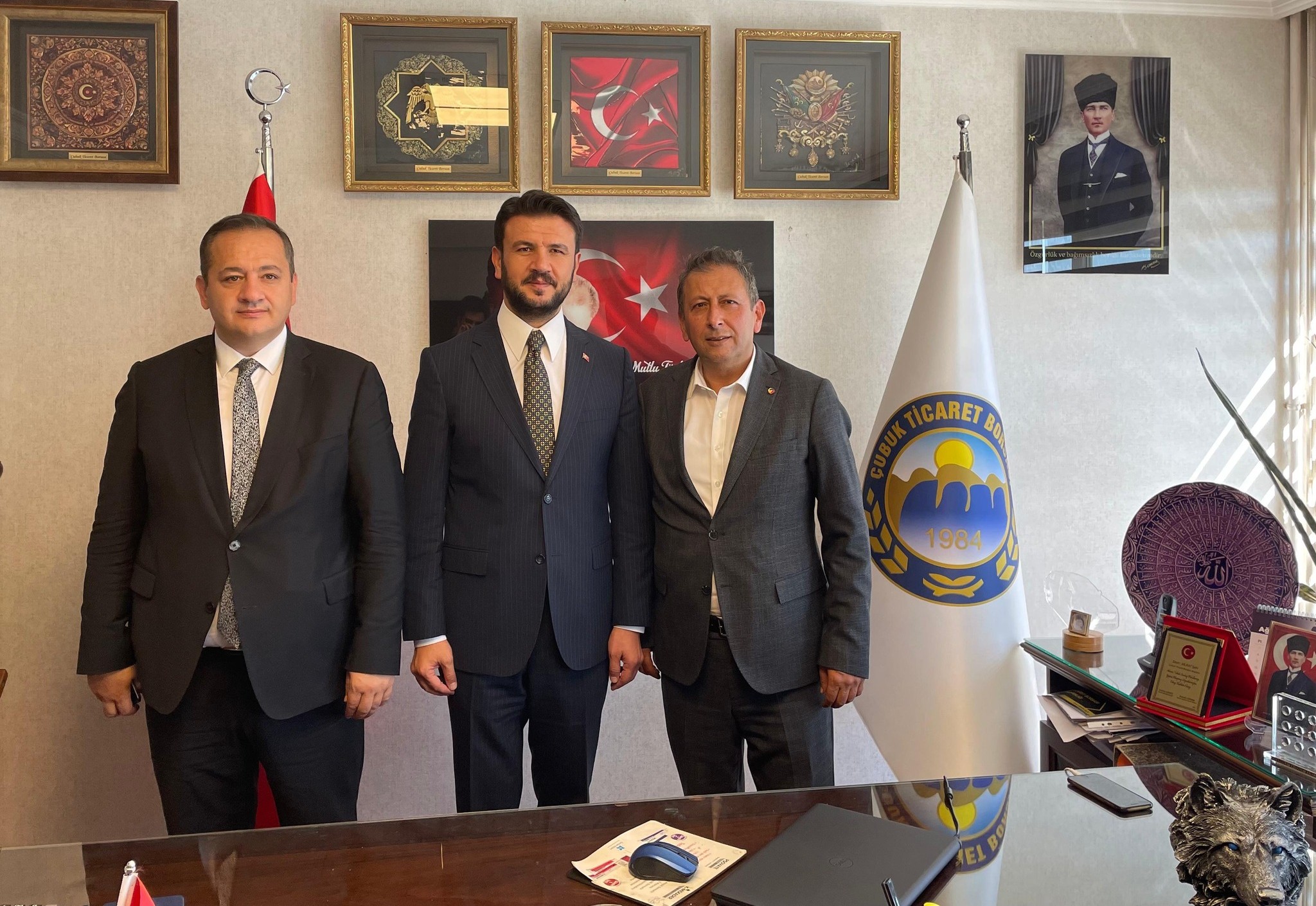 Yönetim Kurulu Başkanımız Murat ŞAN, Ak Parti Ankara Bölge Milletvekilimiz Kurtcan ÇELEBİ’yi, Ak Parti Çubuk İlçe Başkanı Ahmet KILINÇ’ı ve teşkilatını borsamızda ağırladı.