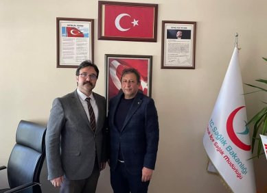 Yönetim Kurulu Başkanımız Murat ŞAN, ilçemizde yeni göreve başlayan İlçe Sağlık Müdürü Yavuzalp SOLAK’ı makamında ziyaret etti. 