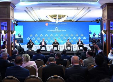 Yönetim Kurulu Başkanımız Murat ŞAN, Sayın M. Rifat HİSARCIKLIOĞLU’nun moderatörlüğünde gerçekleştirilen Palandöken Ekonomi Forumu'na katıldı.